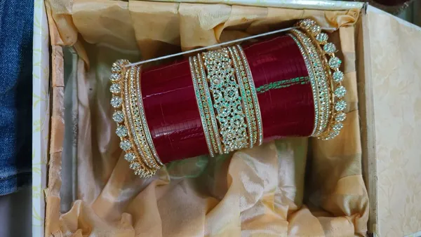 Red_Gold_Tone_Embellished_Chooda_Bangles_for_Women