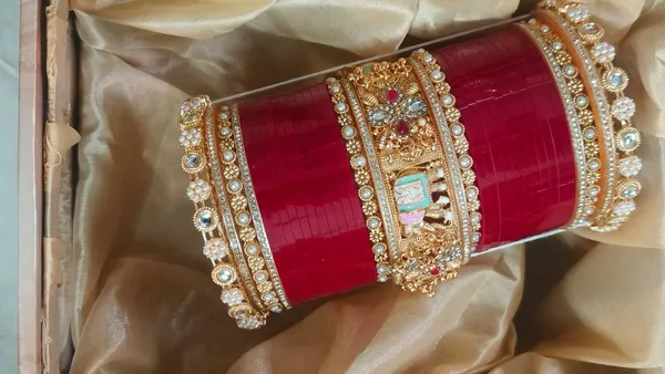 Red_Bridal_Embellished_Bangle_Set_for_Women