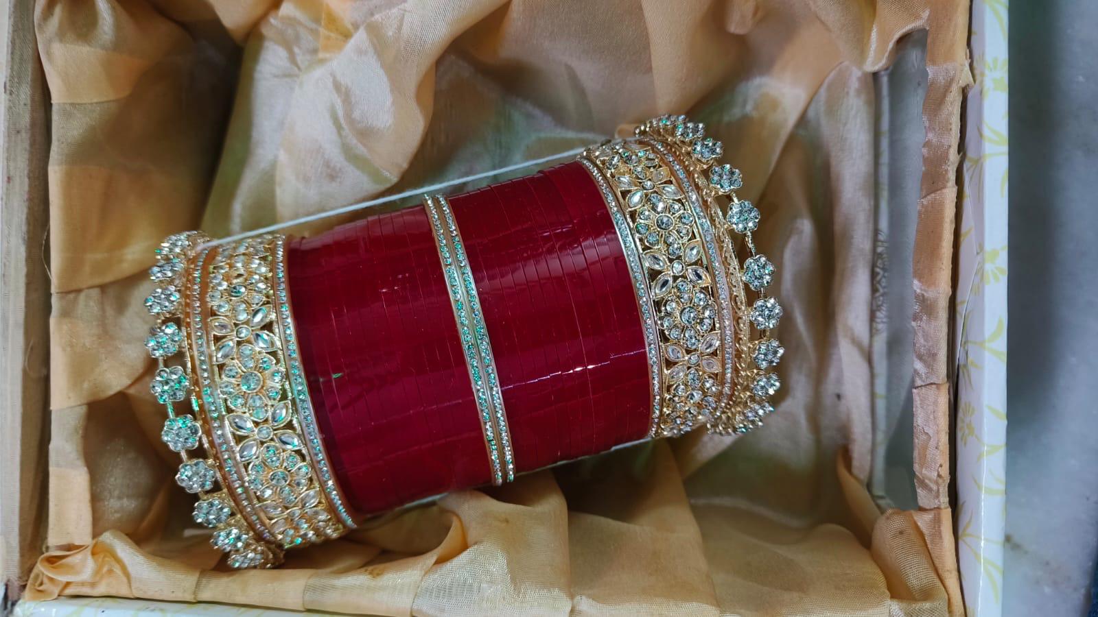 Red_Embellished_Bridal_Chooda_Set_for_Women