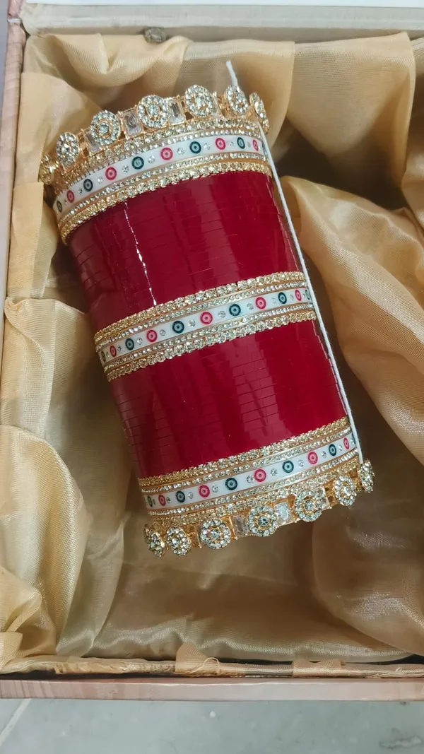 Red_Embellished_Bridal_Chooda_Bangles_for_Women