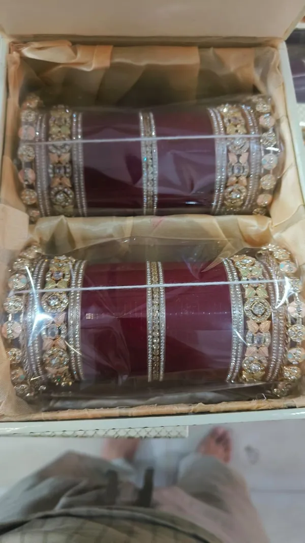 Maroon_Stone_Studded_Bangle_Set_for_Women