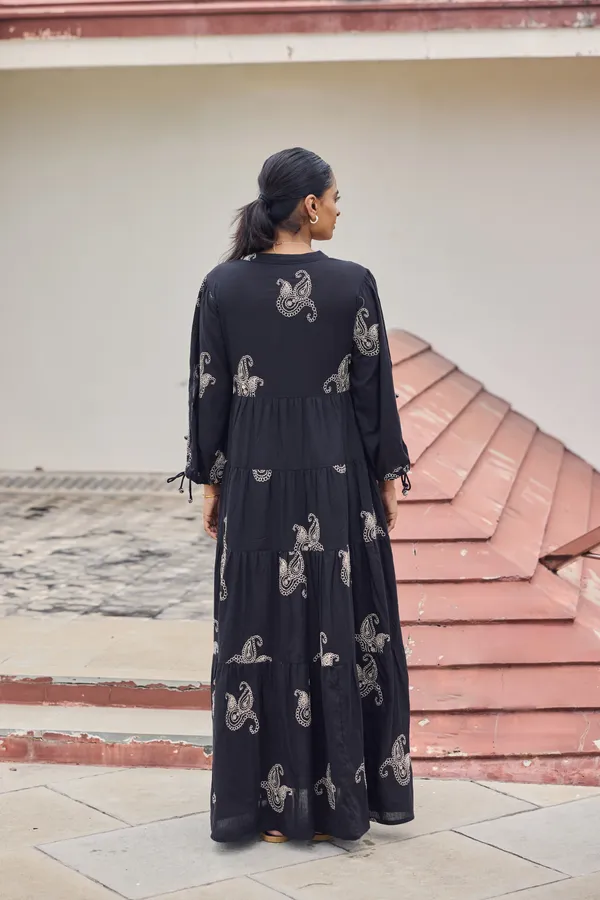 Black_Cotton_Paisley_Print_Tiered_Maxi_Dress_For_Women