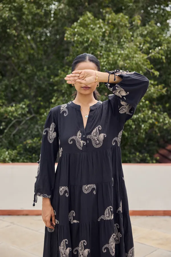 Black_Cotton_Paisley_Print_Tiered_Maxi_Dress_For_Women
