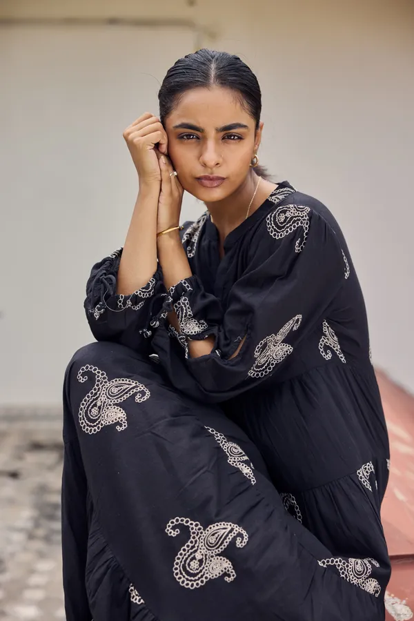 Black_Cotton_Paisley_Print_Tiered_Maxi_Dress_For_Women