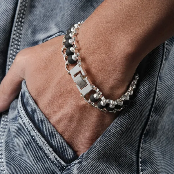 Karungali_Black_Beaded_Silver_Bracelet_for_Men