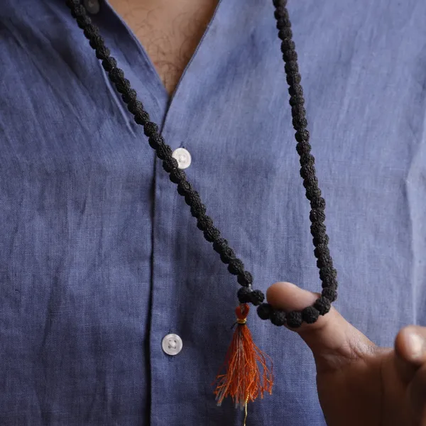 Black_Rudraksha_Mala_-_108+1_Beads