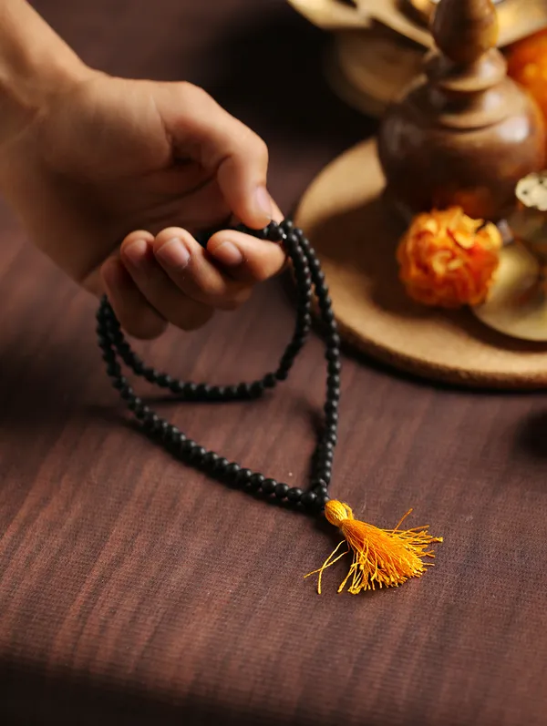 Divya_Karungali_Black_Beaded_Tassel_Mala
