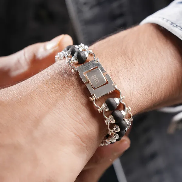 Karungali_Black_Beaded_Silver_Bracelet_for_Men