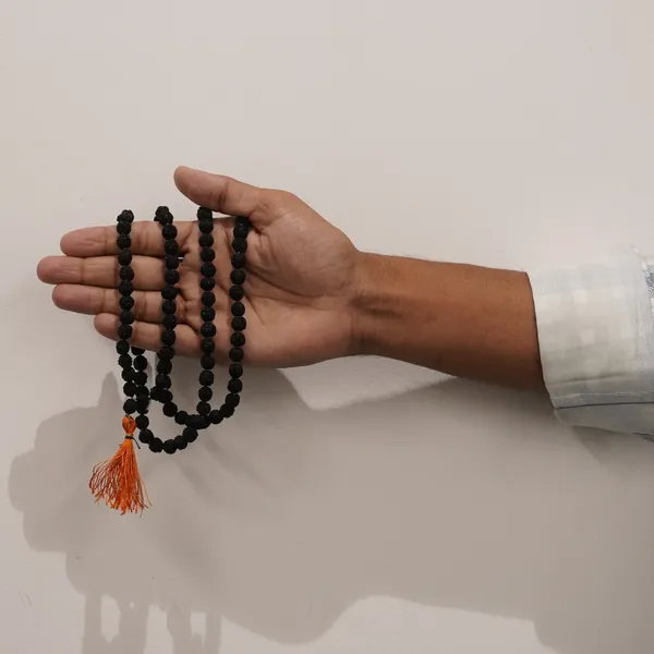 Black_Rudraksha_Mala_-_108+1_Beads