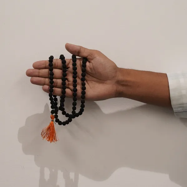 Black_Rudraksha_Mala_-_108+1_Beads