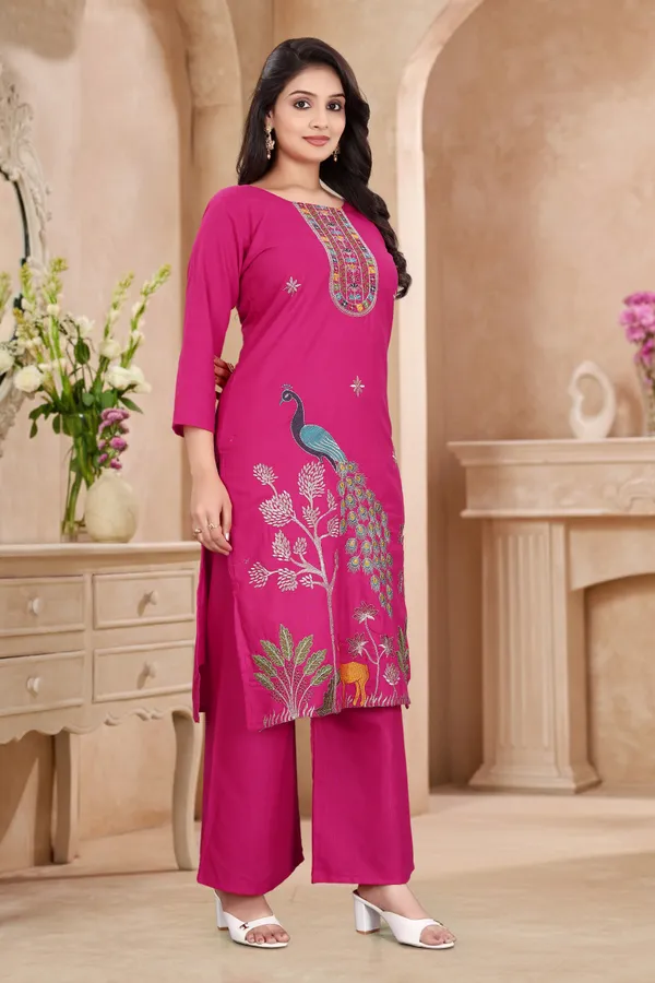 Purple_Patterned_Saree_for_Women