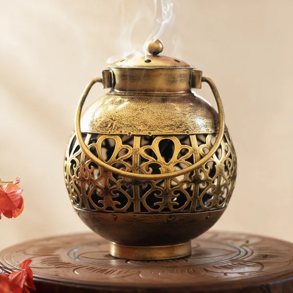 Kalash_Cap_T_Light_A