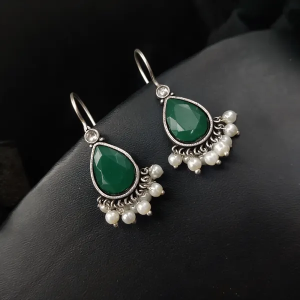 Prizetaa_Monalisa_Stone_Studded_Pearl_Hanging_Oval_Shape_Drop_Hook_Earrings_For_Women