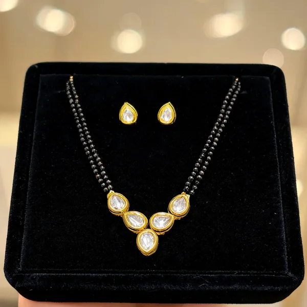 Prizetaa_Gold_Plated_Kundan_Studded_Daily_Wear_Mangalsutra_With_Earrings_Jewellery_Set