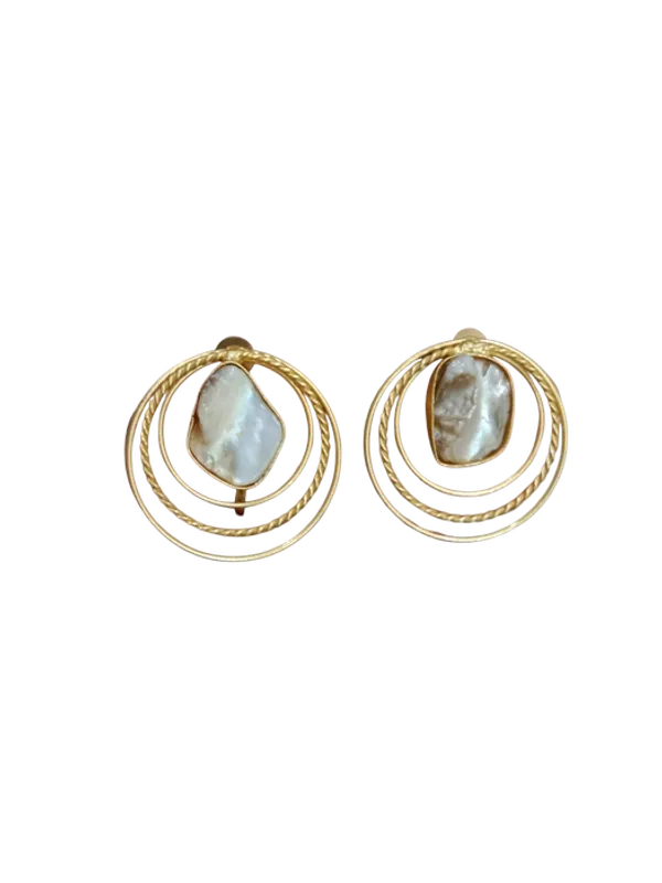 Prizetaa_Brass_Gold_Plated_Mother_Pearl_Stone_Studded_Floral_Drop_Earrings_For_Women