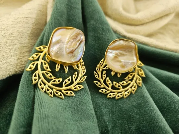 Prizetaa_Brass_White_Mother_Pearl_Wedding_Dangler_Earrings_For_Women