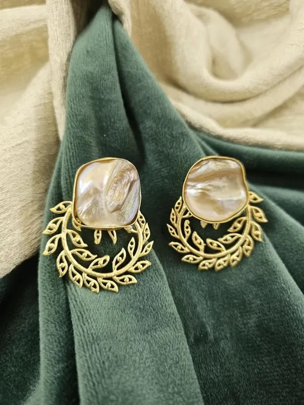 Prizetaa_Brass_White_Mother_Pearl_Wedding_Dangler_Earrings_For_Women
