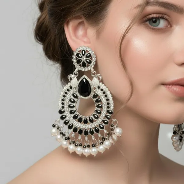 Chandbali_Earrings_With_Pearls