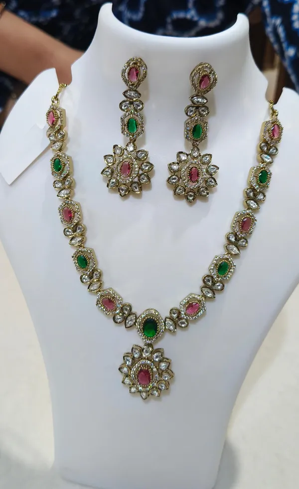 Gold_Tone_Multicolour_Stone_Necklace_Set_for_Women