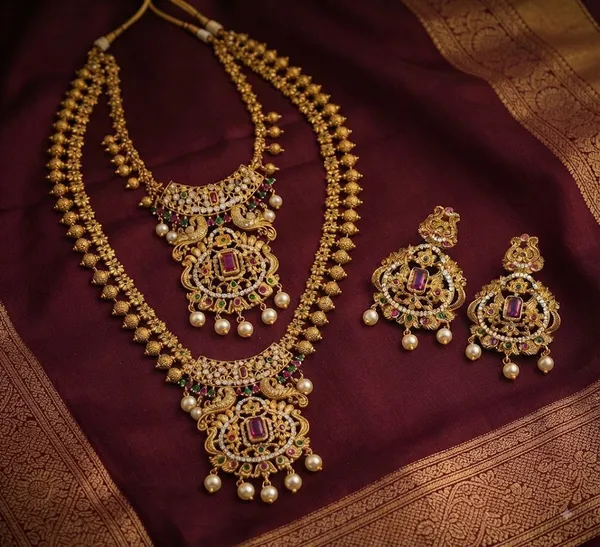 Antique_Gold_Temple_Ruby_Emerald_Ad_Pearl_Drop_Jewellery_Set_For_Women
