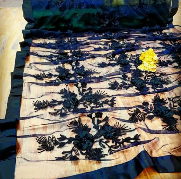 Cream_Floral_Embroidered_Saree_for_Women