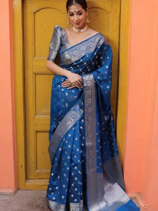 Blue_Woven_Ethnic_Saree_for_Women