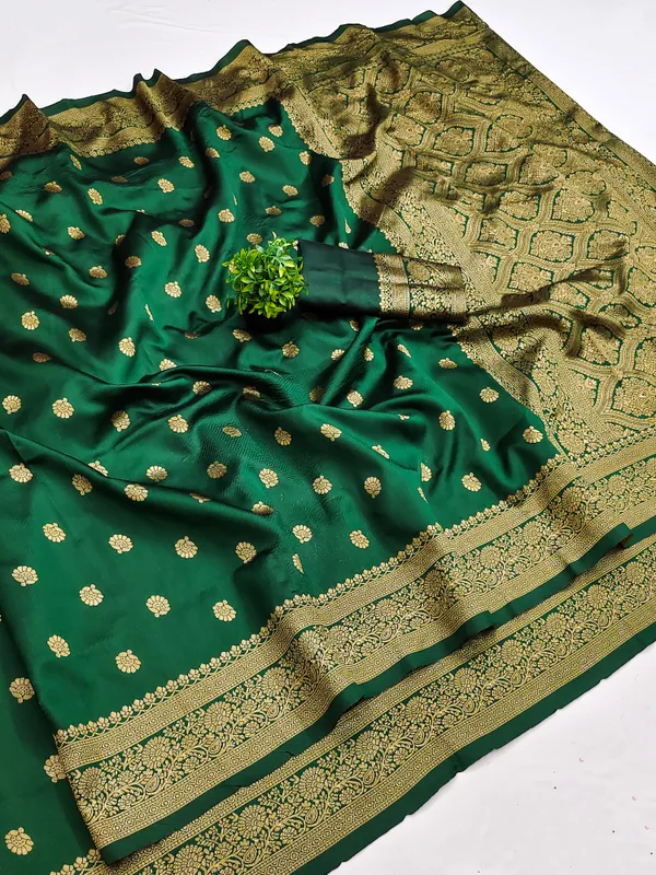 Green_Woven_Ethnic_Saree_for_Women