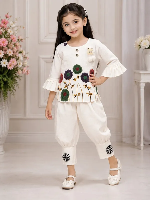 White_Cotton_Blend_Relaxed_Embroidered_Ethnic_Wear_Set_For_Girls