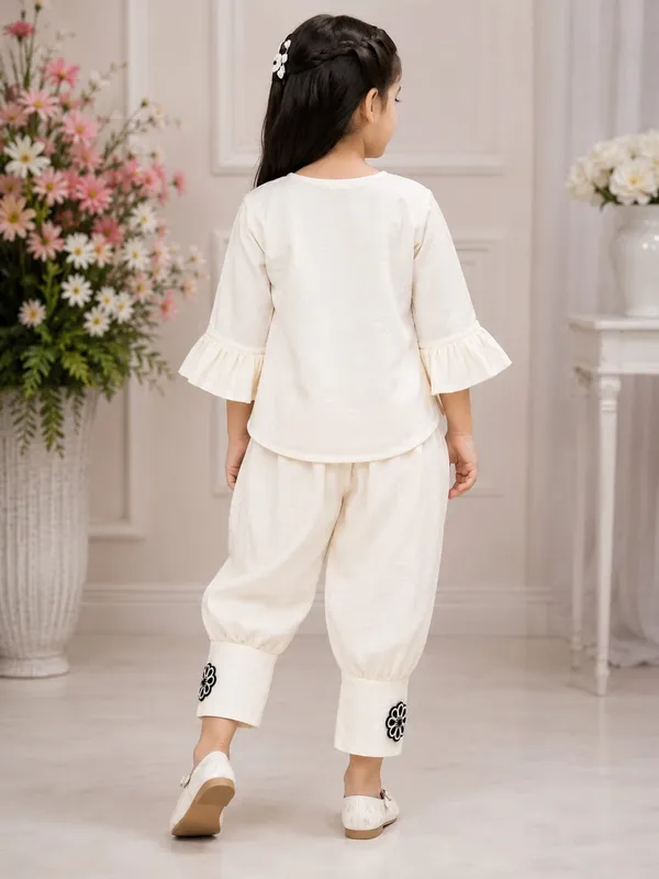White_Cotton_Blend_Relaxed_Embroidered_Ethnic_Wear_Set_For_Girls