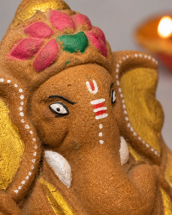 Ganesh_Blessings_Combo_1:_Ganesh_Ji_7_Inch_+_Design_Deepak_-_Set_Of_6