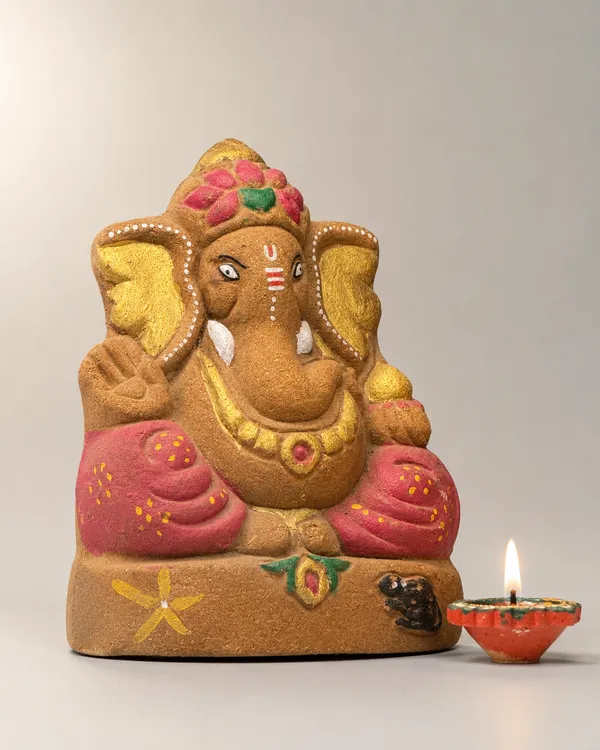 Ganesh_Blessings_Combo_1:_Ganesh_Ji_7_Inch_+_Design_Deepak_-_Set_Of_6
