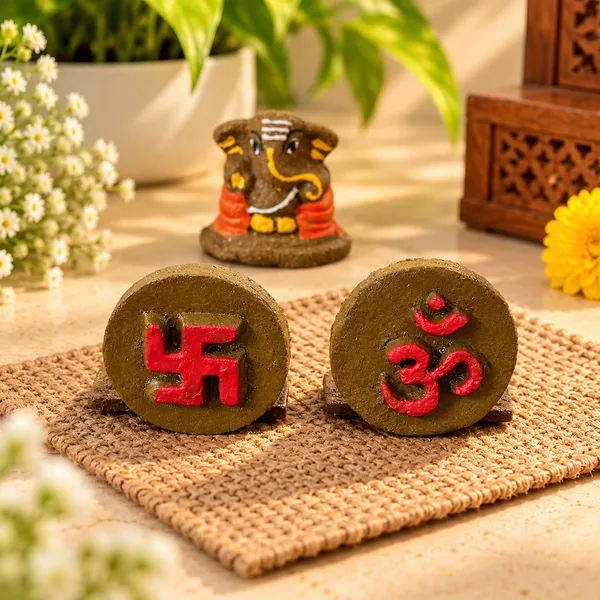 Daily_Puja_Starter_1:_Gomay_Ganesh_Ji_2.5''_+_Stickers_Swastik_+_Sticker_Om_+_Sticker_Shubh_Labh