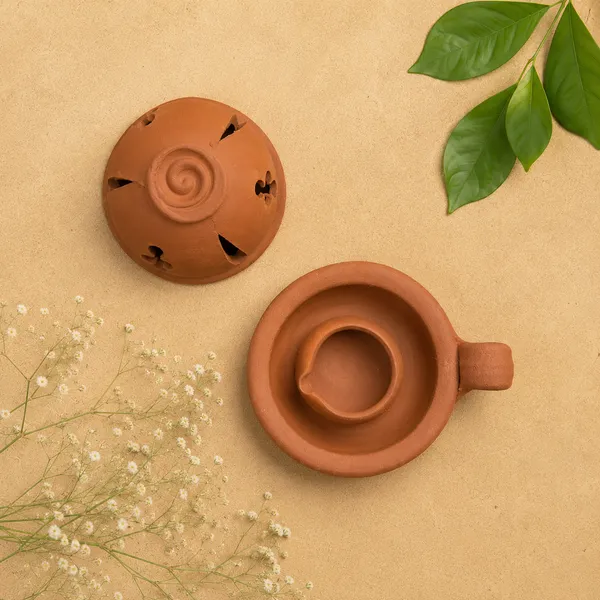 Terracotta_Diya_With_Lid_&_Handle_For_Pooja