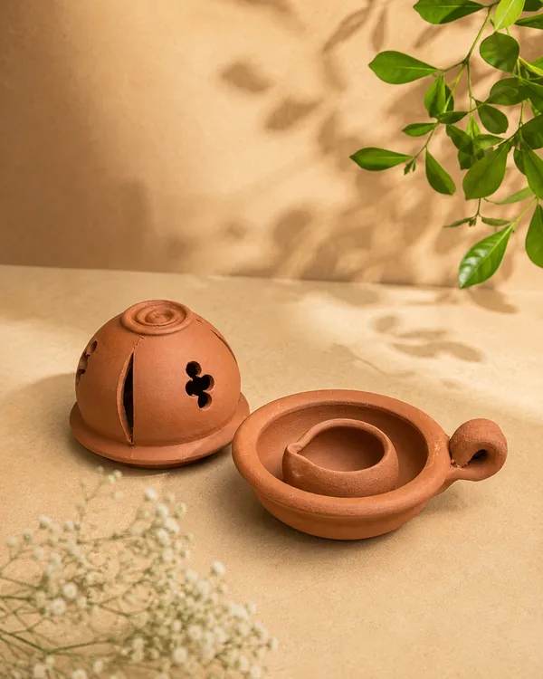 Terracotta_Diya_With_Lid_&_Handle_For_Pooja