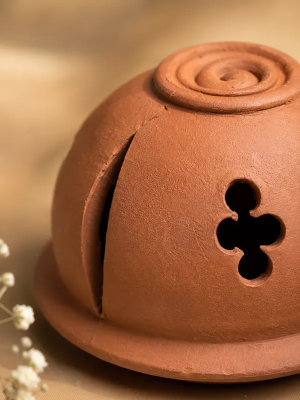 Terracotta_Diya_With_Lid_&_Handle_For_Pooja