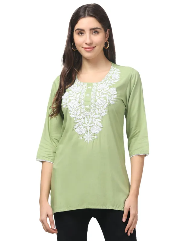 Green_Embroidered_Straight_Kurta_for_Women