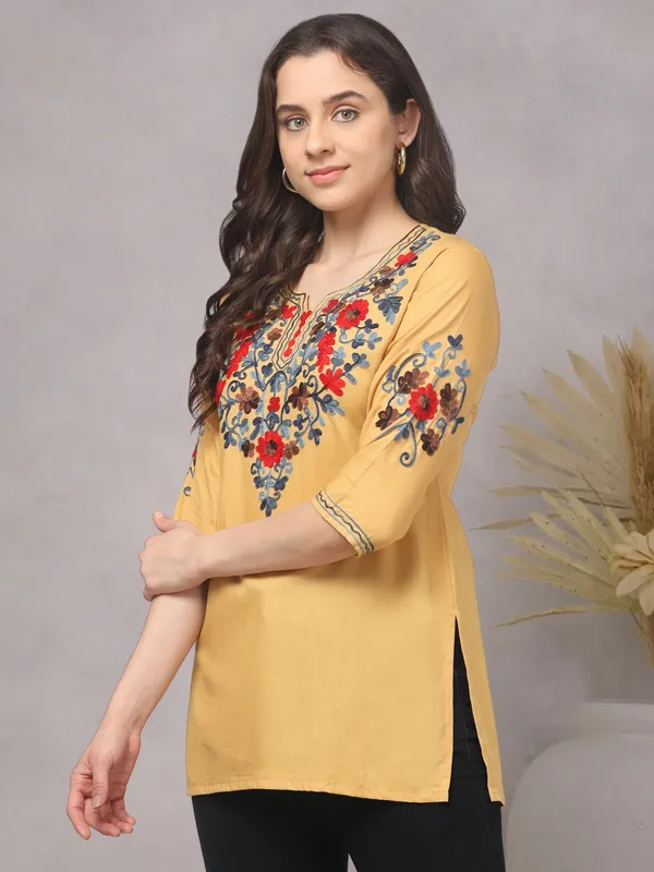 Yellow_Straight_Embroidered_Kurti_for_Women