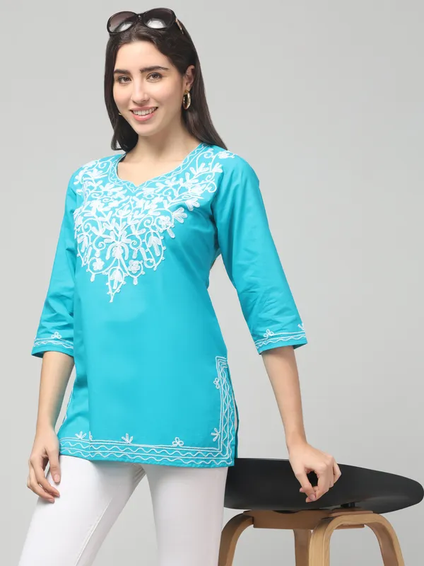 Turquoise_Embroidered_Straight_Kurti_for_Women