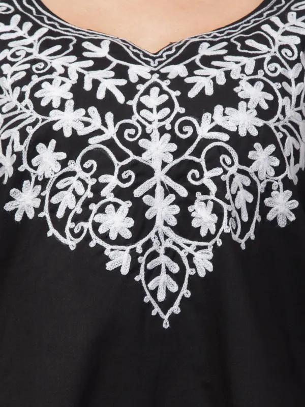 Black-Straight_Kurti
