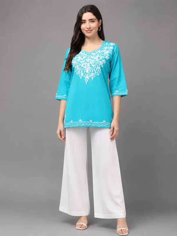 Turquoise_Embroidered_Straight_Kurta_for_Women