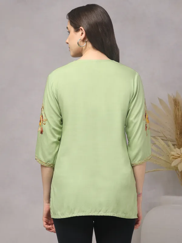 Light_Green-Straight_Kurti