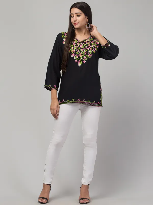 Black-Straight_Kurti