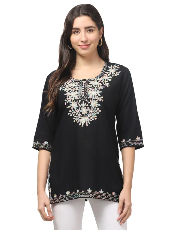 Black_Embroidered_Straight_Kurta_for_Women