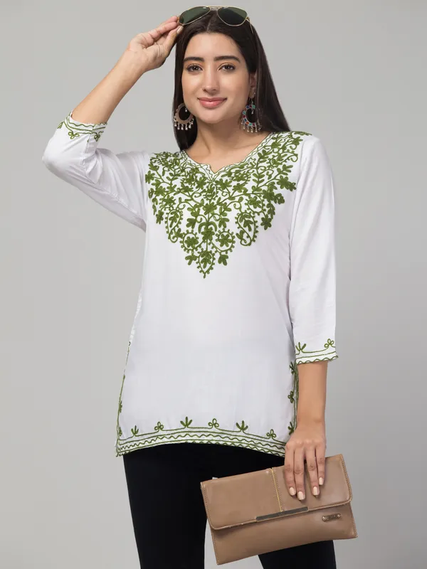 White-Straight_Kurti