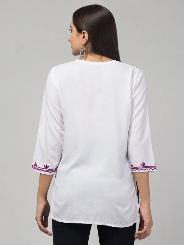 White_Viscose_Rayon_Straight_Embroidered_Kurti_For_Women
