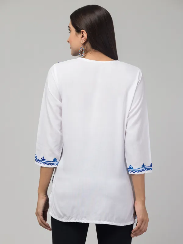 White_Embroidered_Straight_Kurti_for_Women