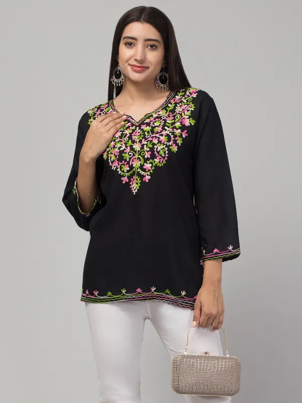 Black-Straight_Kurti