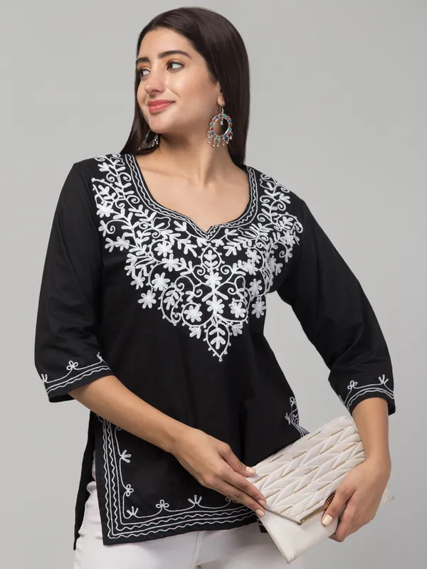 Black-Straight_Kurti