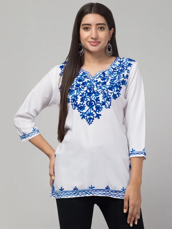 White_Embroidered_Straight_Kurti_for_Women
