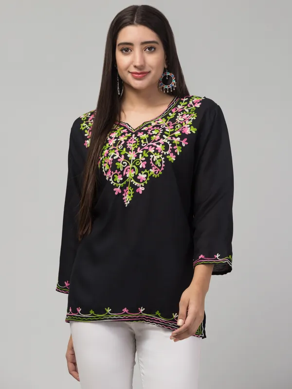 Black-Straight_Kurti